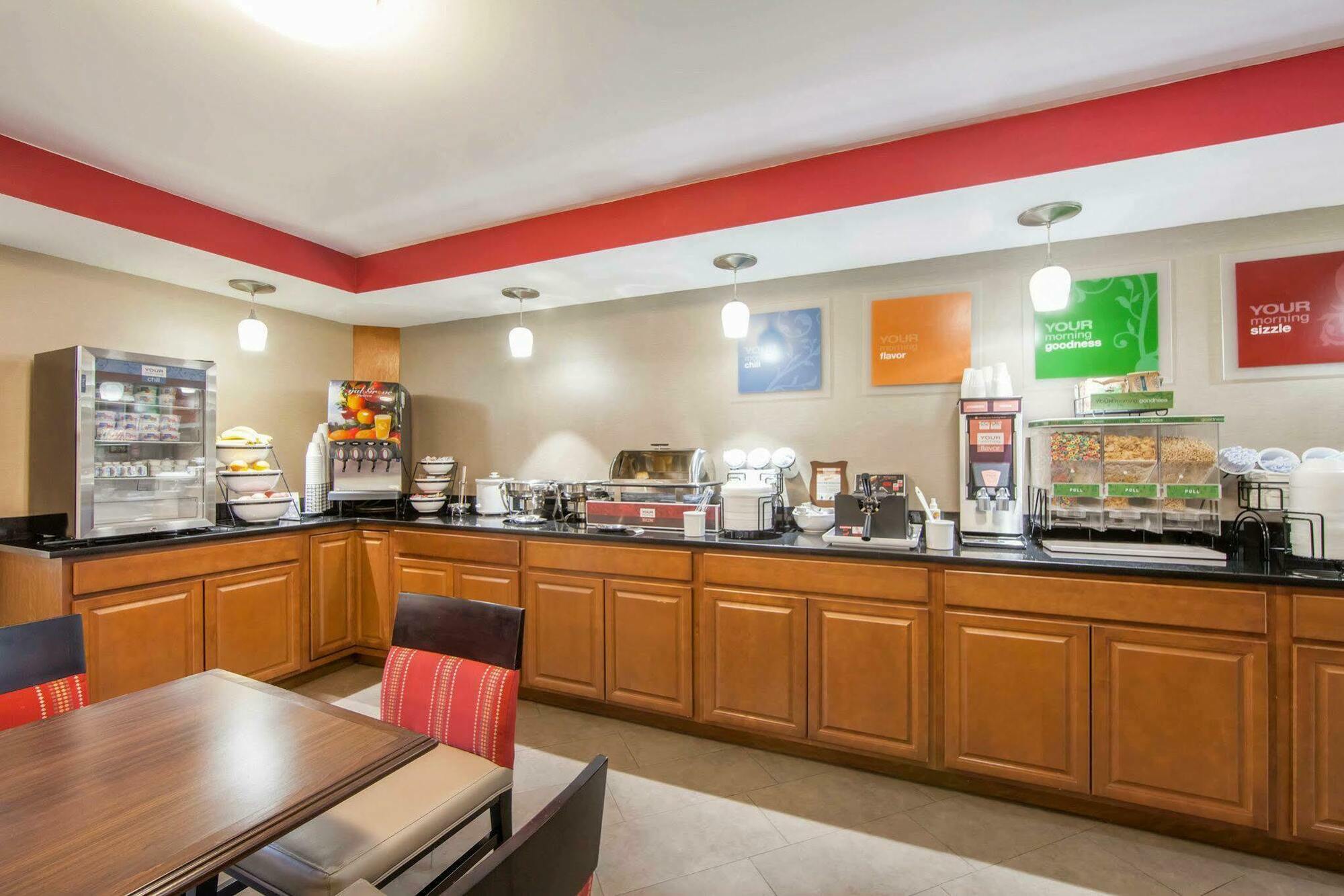 Comfort Inn At Royal Blue Pioneer Zewnętrze zdjęcie